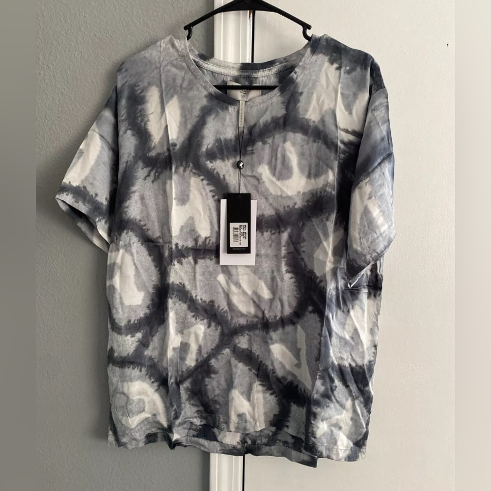 NWT One Teaspoon Reflection Hand Printed Satin Tee Size Medium unisex